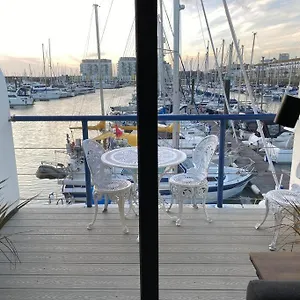 Seascape - Floating At Marina With Free Parking Apartment Brighton